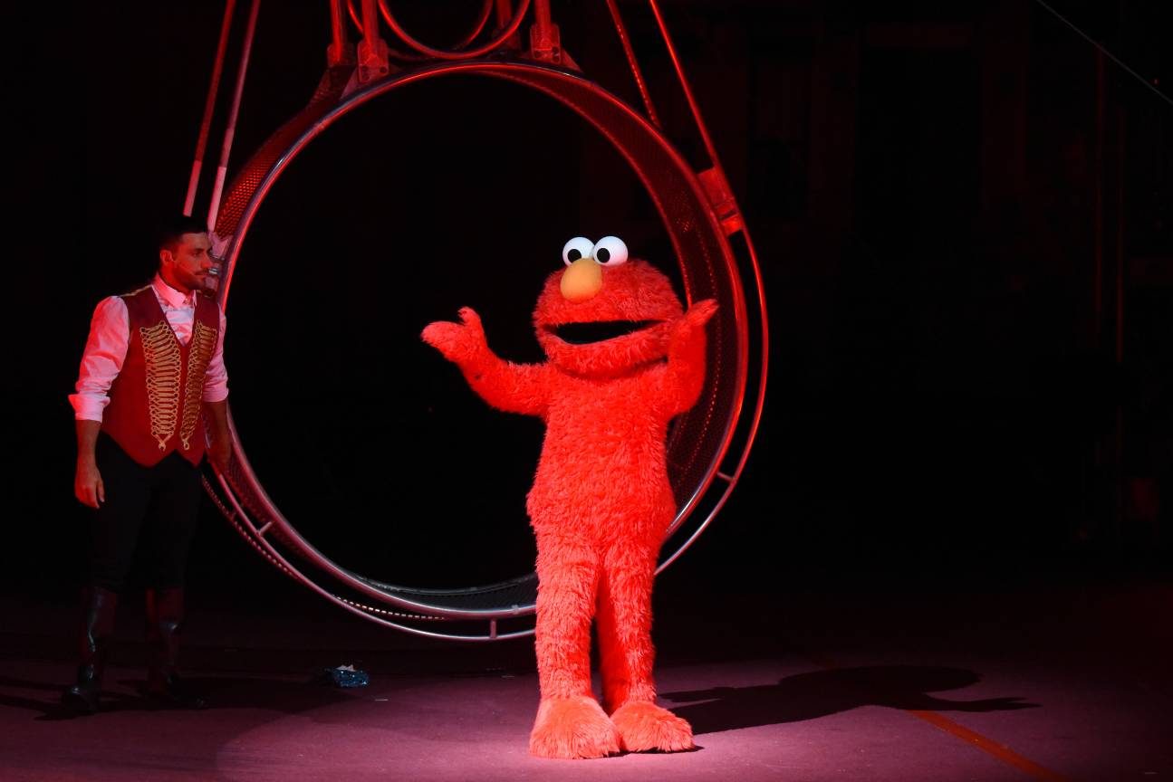 Round up the kids, Elmo's Circus Dream is heading to the Palais Geelong ...